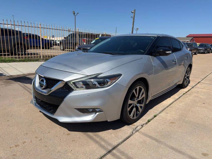 2017 Nissan Maxima Image 2