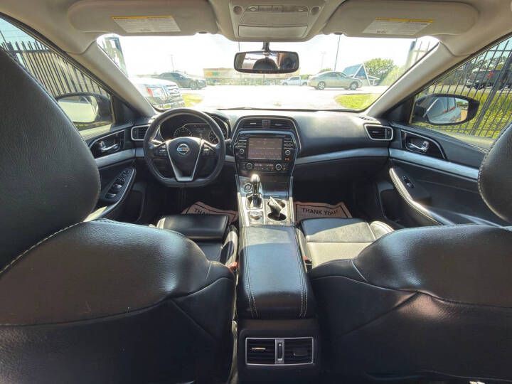 2017 Nissan Maxima Image 11