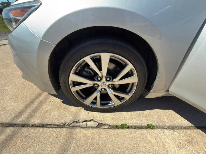 2017 Nissan Maxima Image 16