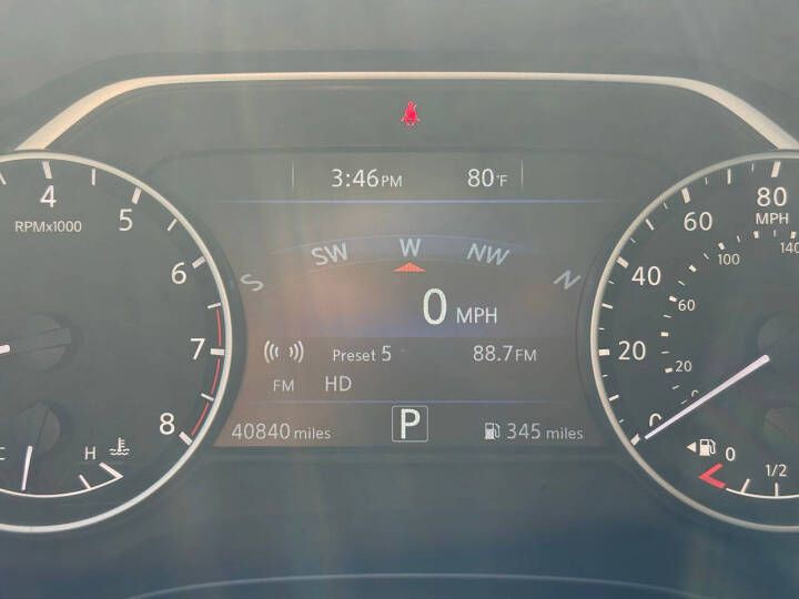 2017 Nissan Maxima Image 18