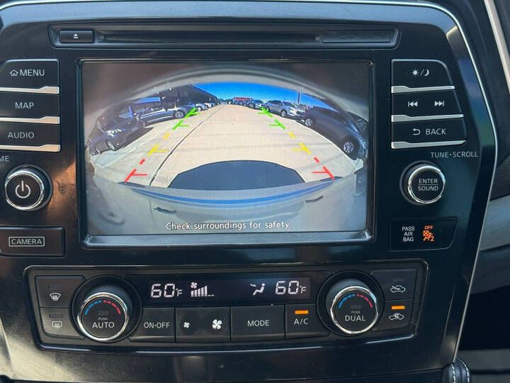 2017 Nissan Maxima Image 19