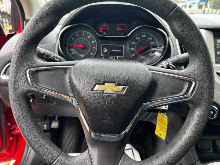 2018 Chevrolet Cruze Image 16