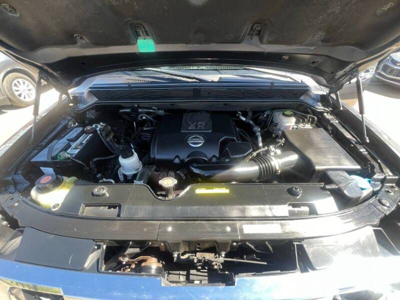 2011 Nissan Armada Image 4