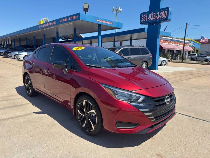 2025 Nissan Versa Image 1