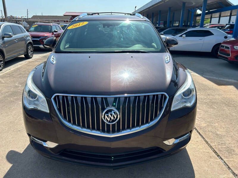 2017 Buick Enclave Image 2