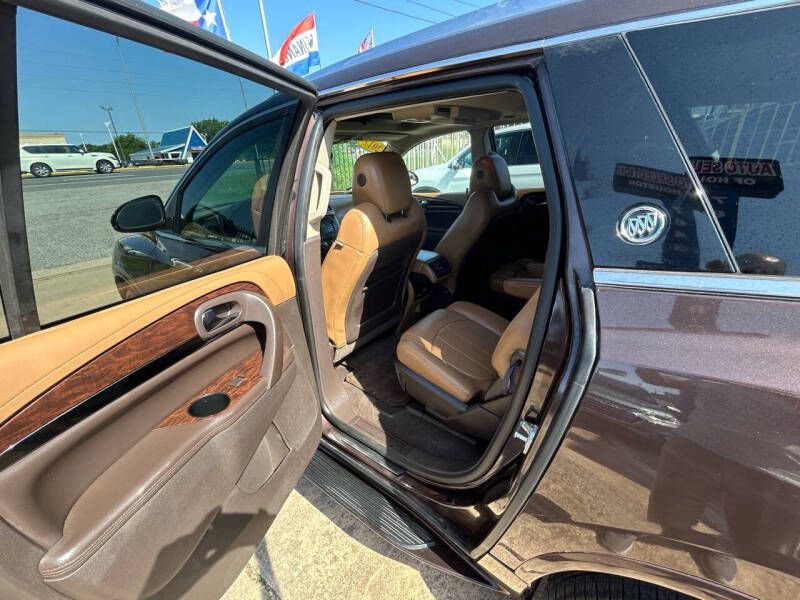 2017 Buick Enclave Image 13