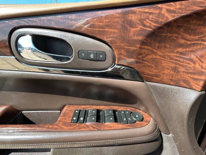 2017 Buick Enclave Image 27