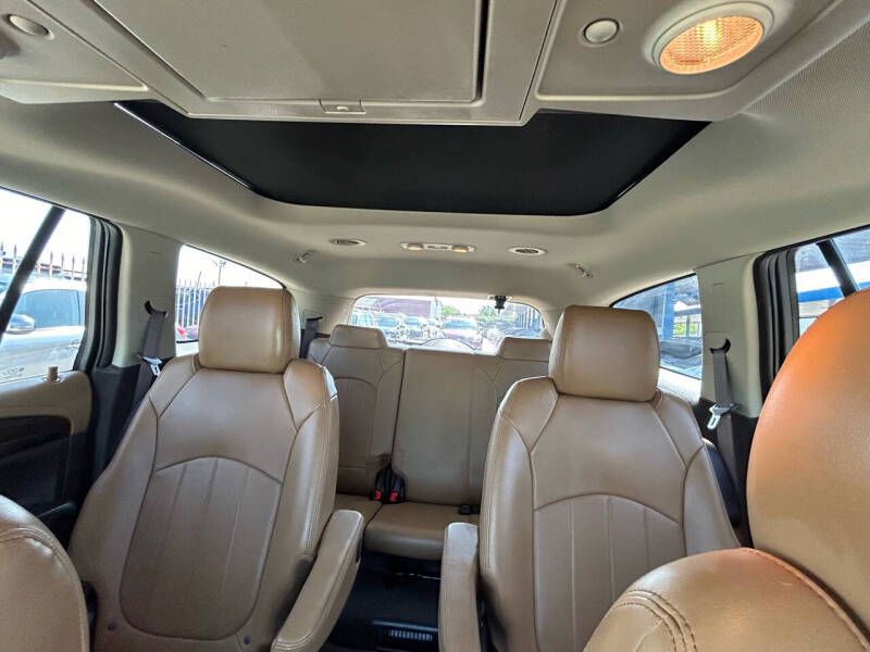 2017 Buick Enclave Image 31