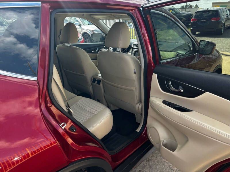 2020 Nissan Rogue Image 12