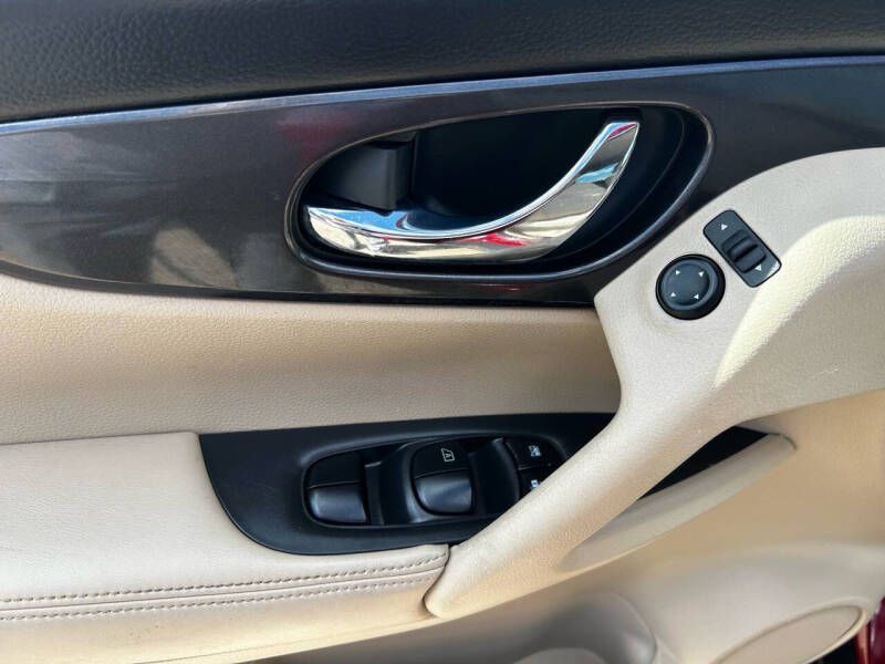 2020 Nissan Rogue Image 14