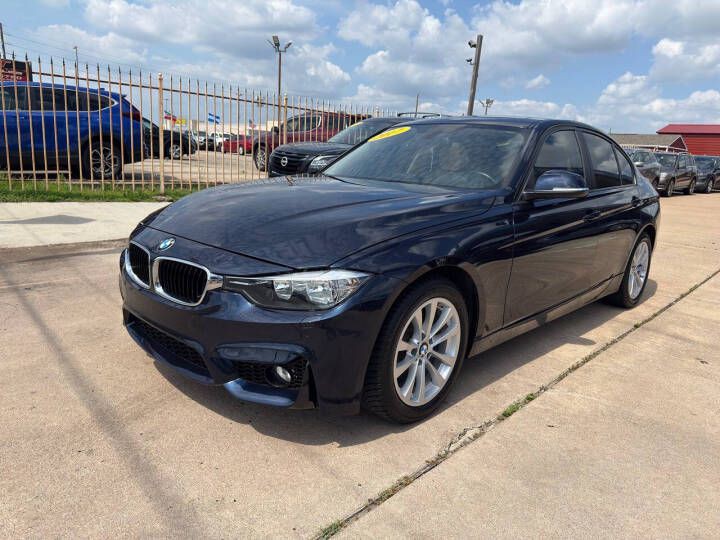 2017 BMW 3 Series Image 2