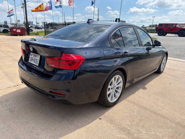 2017 BMW 3 Series Image 6