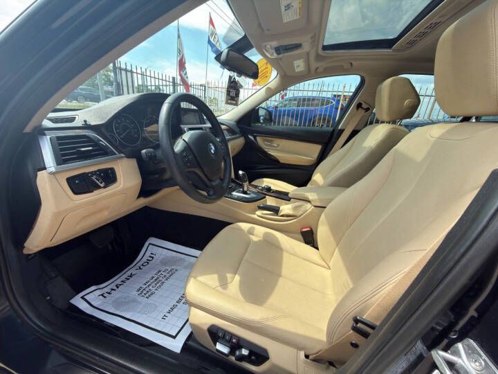 2017 BMW 3 Series Image 9