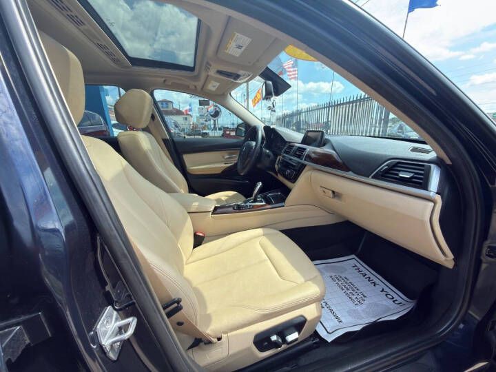 2017 BMW 3 Series Image 10
