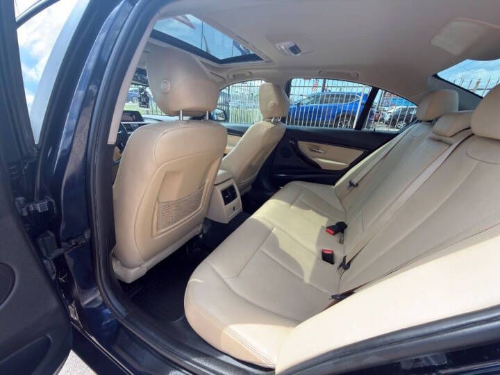 2017 BMW 3 Series Image 13