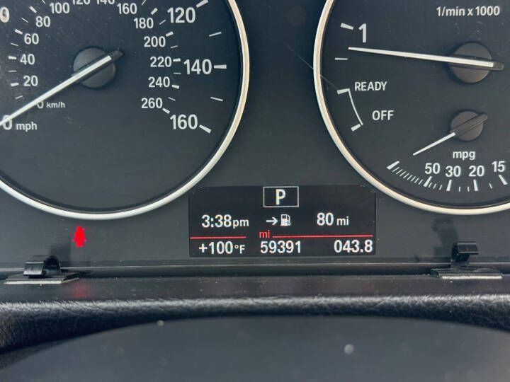 2017 BMW 3 Series Image 16