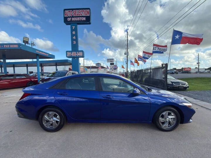 2025 Hyundai Elantra Image 5