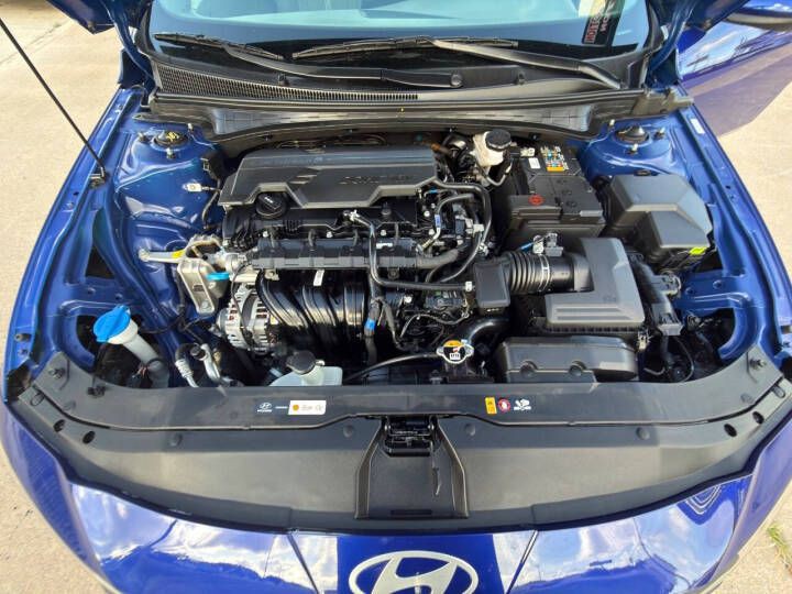 2025 Hyundai Elantra Image 16