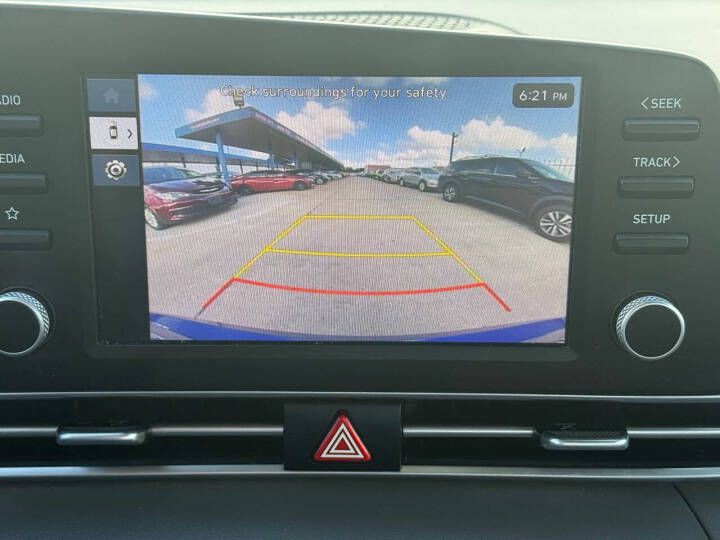 2025 Hyundai Elantra Image 19