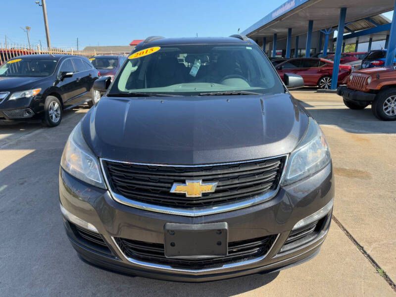 2015 Chevrolet Traverse Image 2