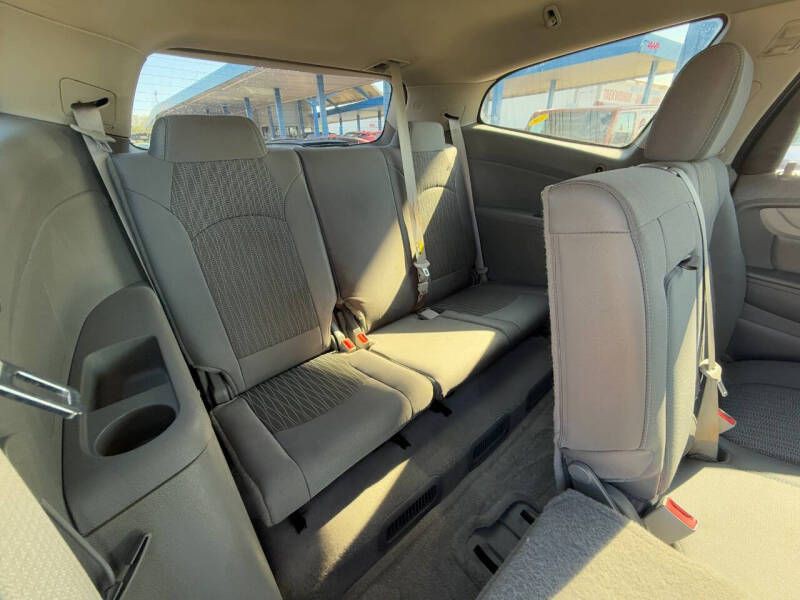 2015 Chevrolet Traverse Image 13