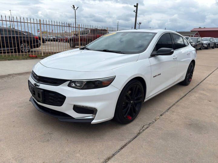 2018 Chevrolet Malibu Image 2