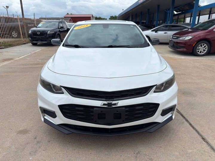 2018 Chevrolet Malibu Image 3