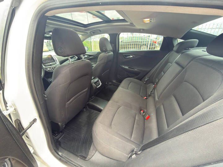 2018 Chevrolet Malibu Image 13