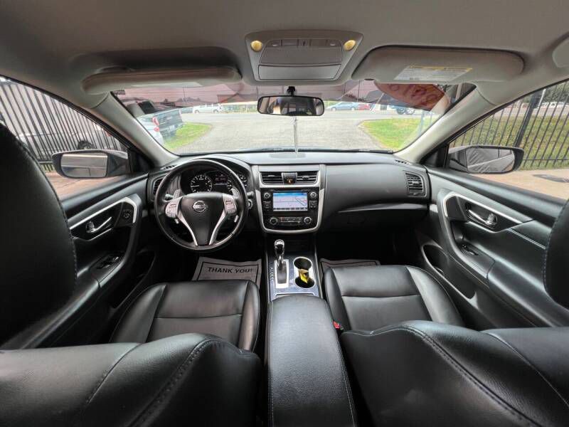 2018 Nissan Altima Image 11