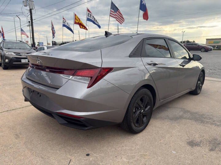 2022 Hyundai Elantra Image 6