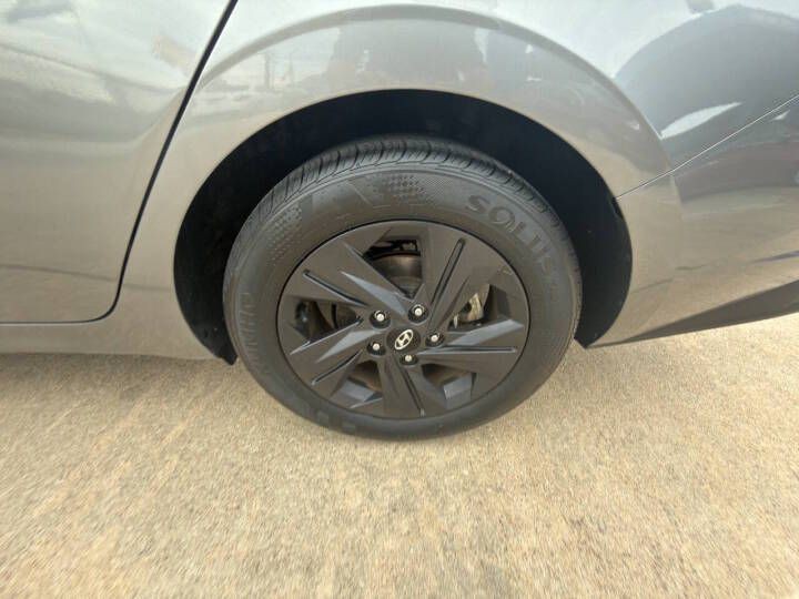 2022 Hyundai Elantra Image 14