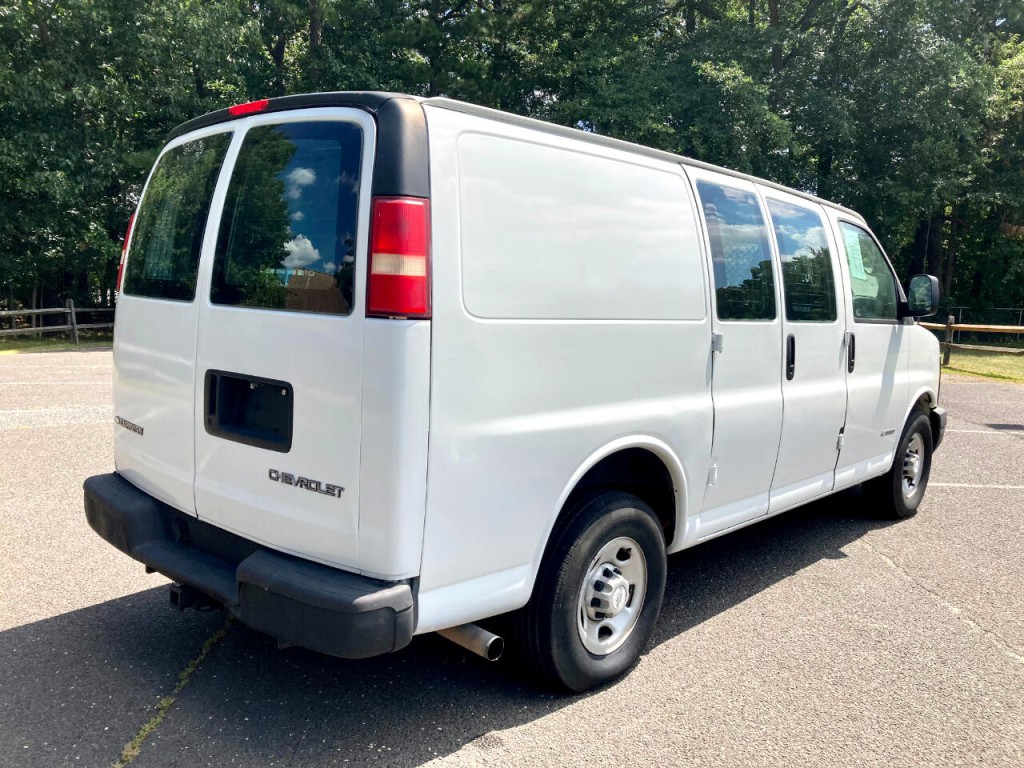 2006 Chevrolet Express Image 7