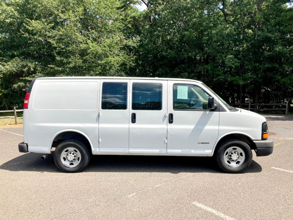 2006 Chevrolet Express Image 8