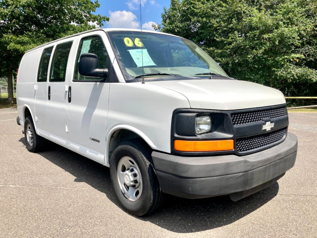 2006 Chevrolet Express Image 9