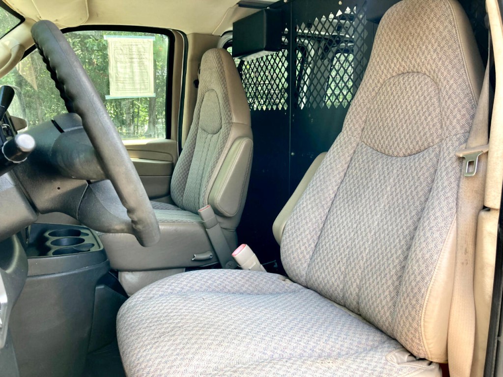 2006 Chevrolet Express Image 12