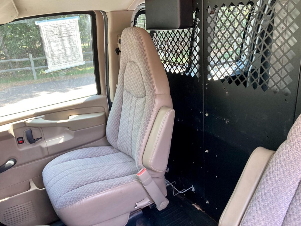 2006 Chevrolet Express Image 14