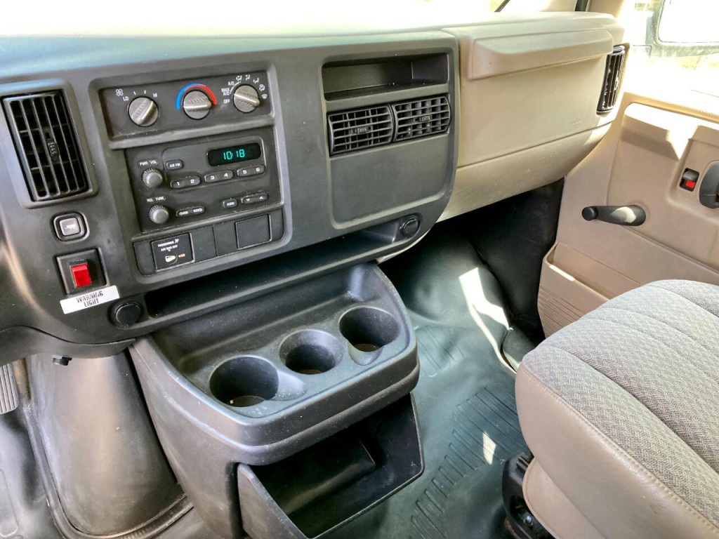 2006 Chevrolet Express Image 16