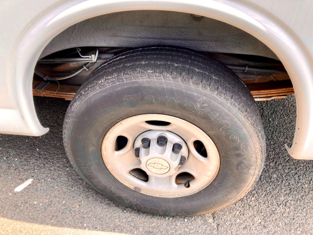 2006 Chevrolet Express Image 19