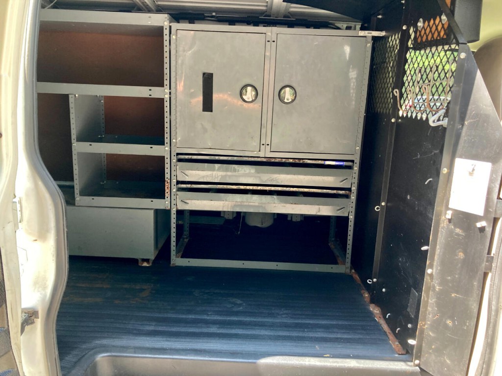 2006 Chevrolet Express Image 26