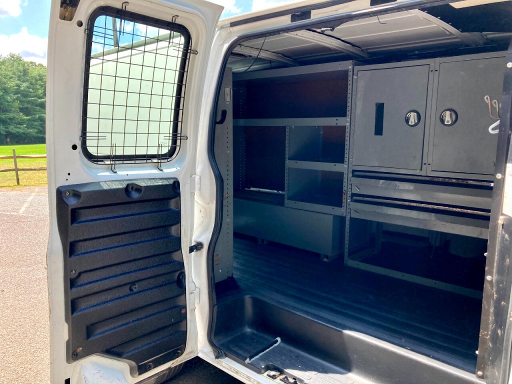 2006 Chevrolet Express Image 28