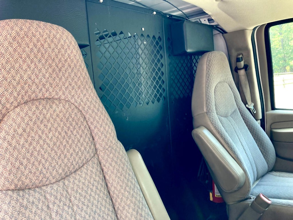 2006 Chevrolet Express Image 31