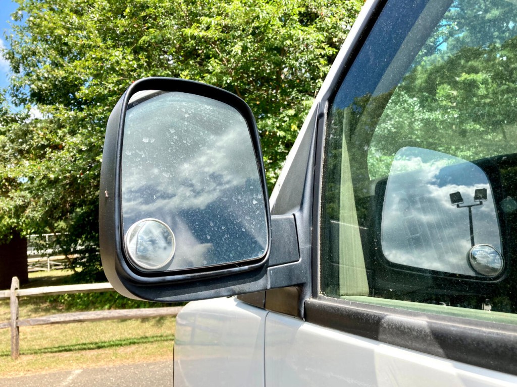 2006 Chevrolet Express Image 35