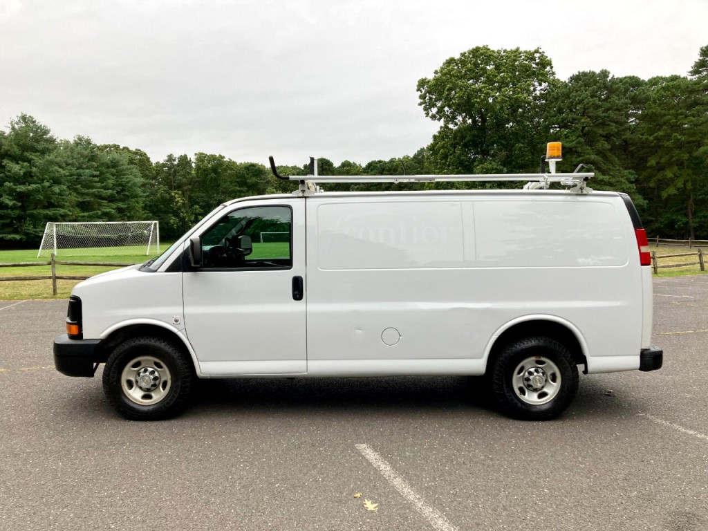 2012 Chevrolet Express Image 4