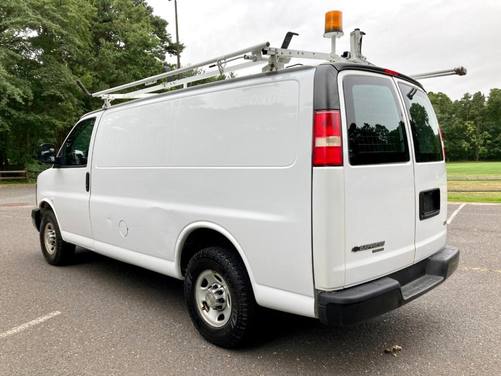 2012 Chevrolet Express Image 5