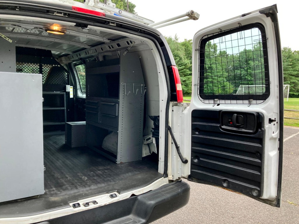 2012 Chevrolet Express Image 11