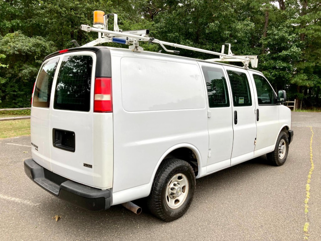 2012 Chevrolet Express Image 12