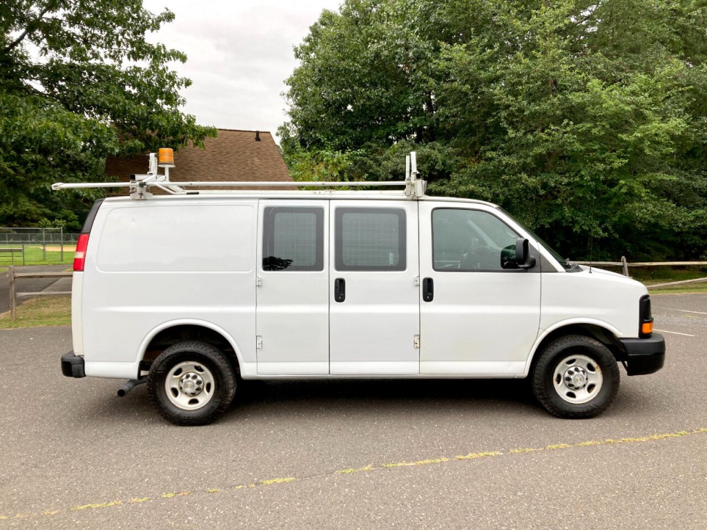 2012 Chevrolet Express Image 13