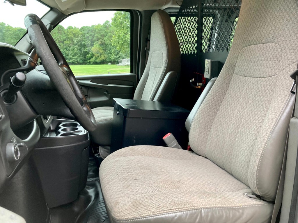 2012 Chevrolet Express Image 16
