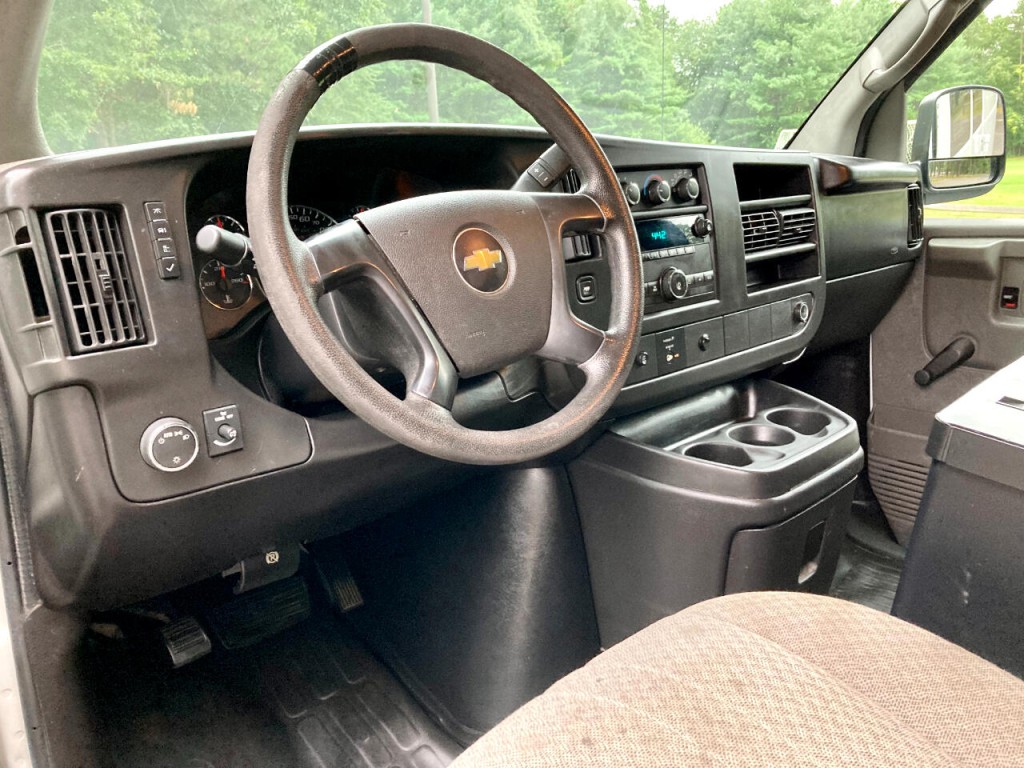 2012 Chevrolet Express Image 19