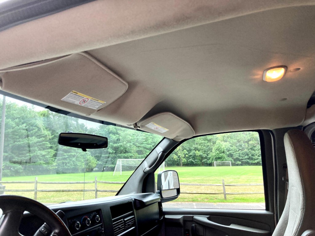 2012 Chevrolet Express Image 27